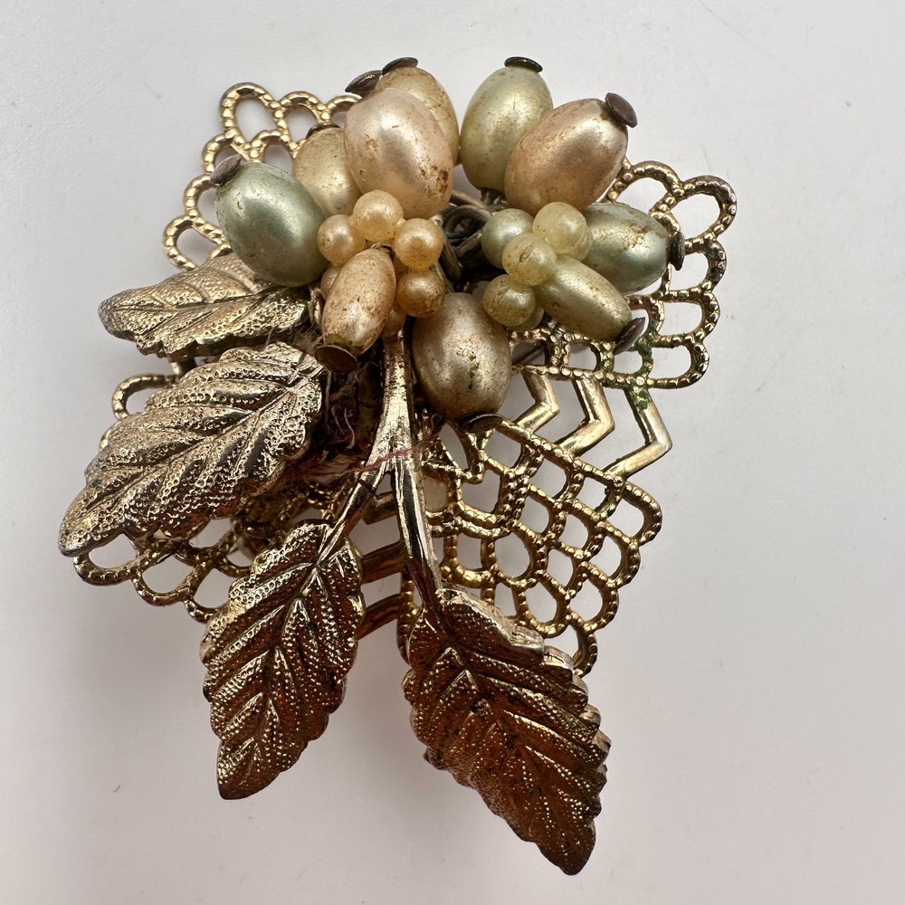Vintage Y2K Gold Tone Filigree Faux Pearl Floral Brooch Pin Women's Jewelry Boho